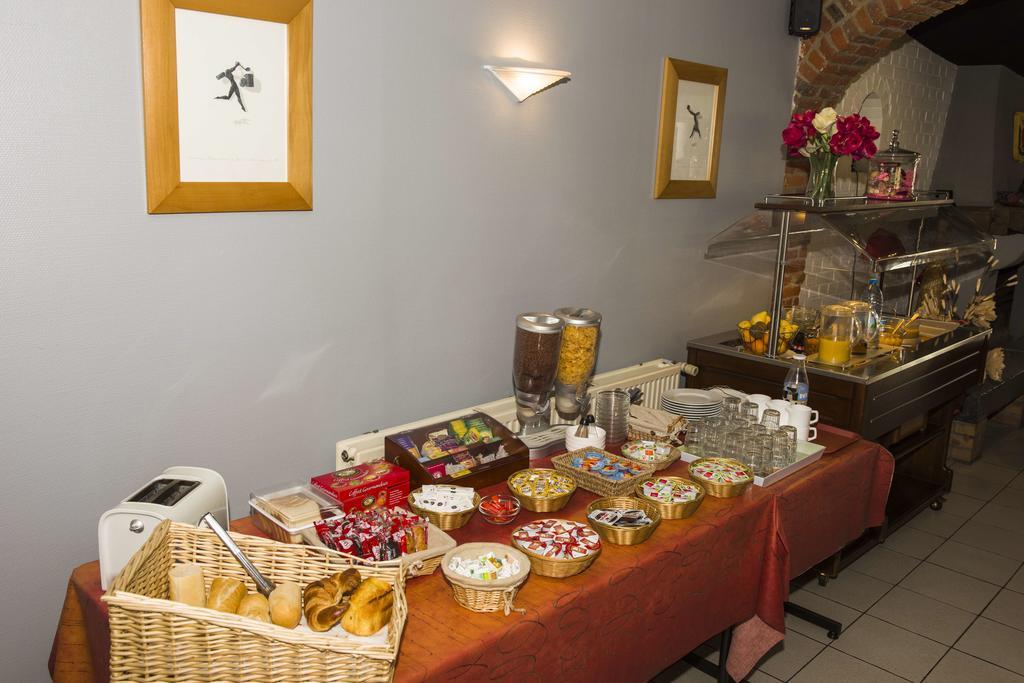 Logis Hotel - Les Paturelles Avesnelles Екстериор снимка