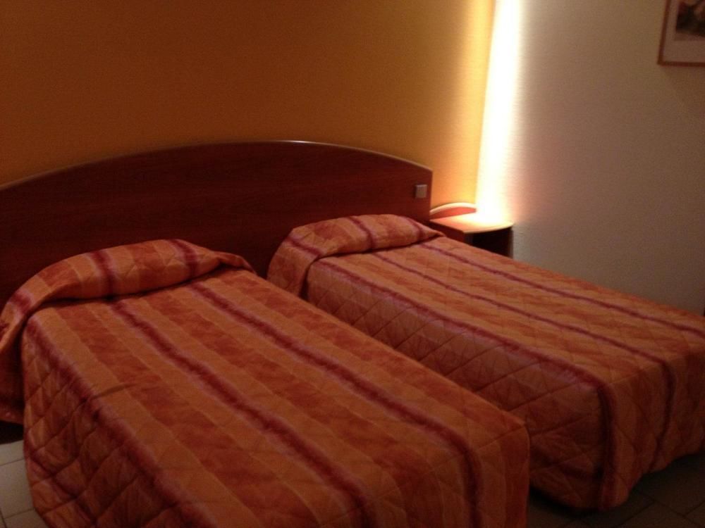Logis Hotel - Les Paturelles Avesnelles Екстериор снимка