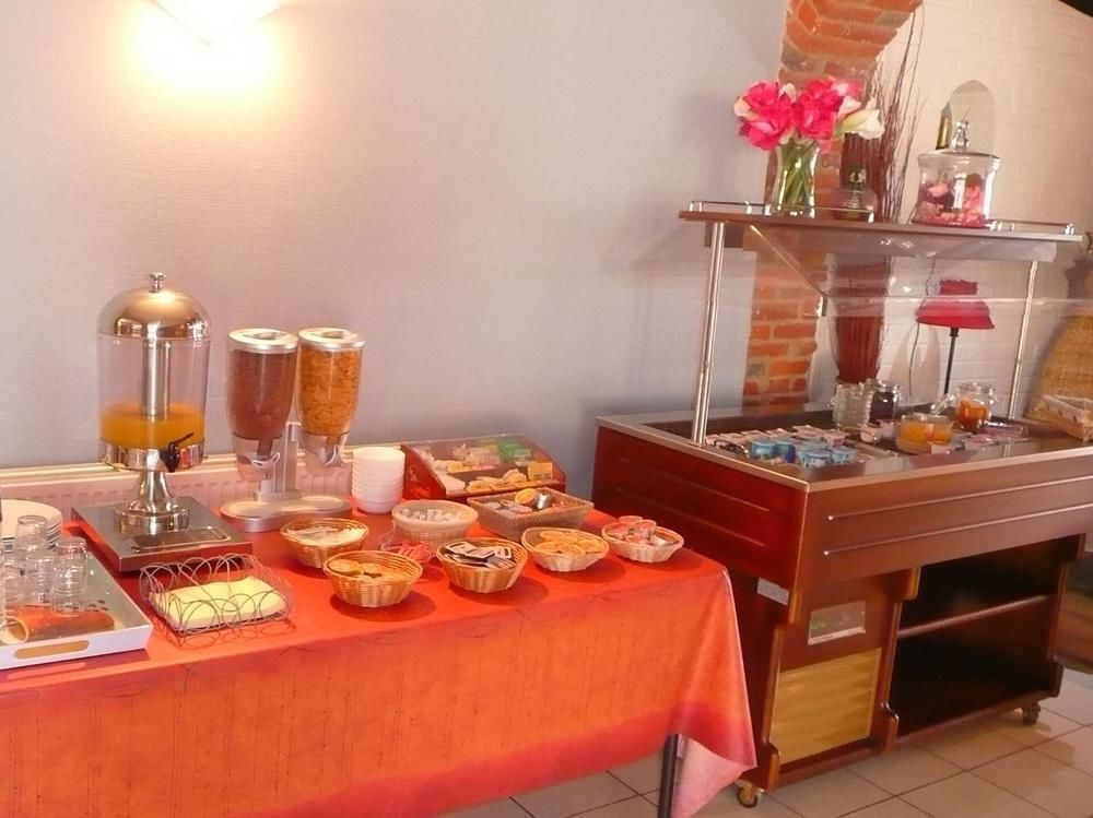 Logis Hotel - Les Paturelles Avesnelles Екстериор снимка