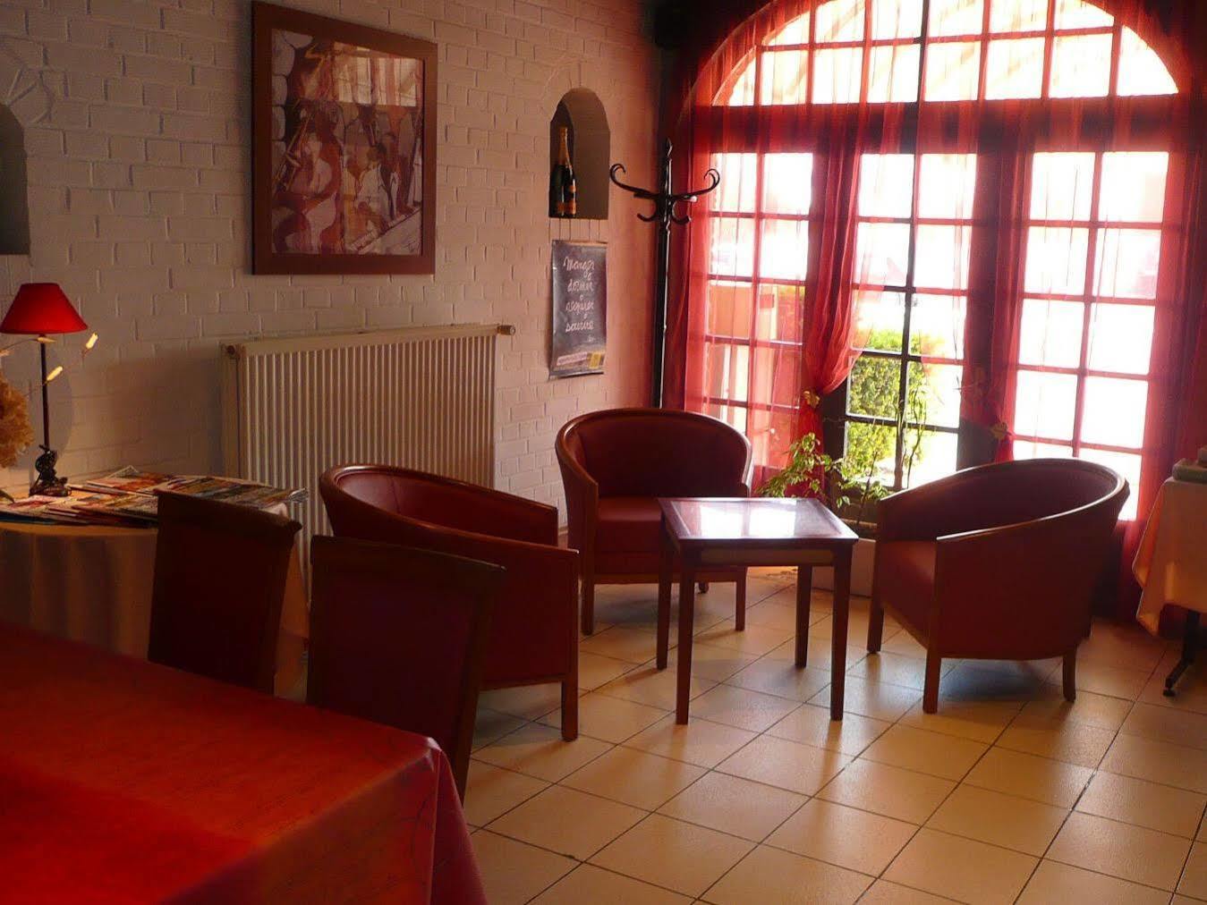 Logis Hotel - Les Paturelles Avesnelles Екстериор снимка