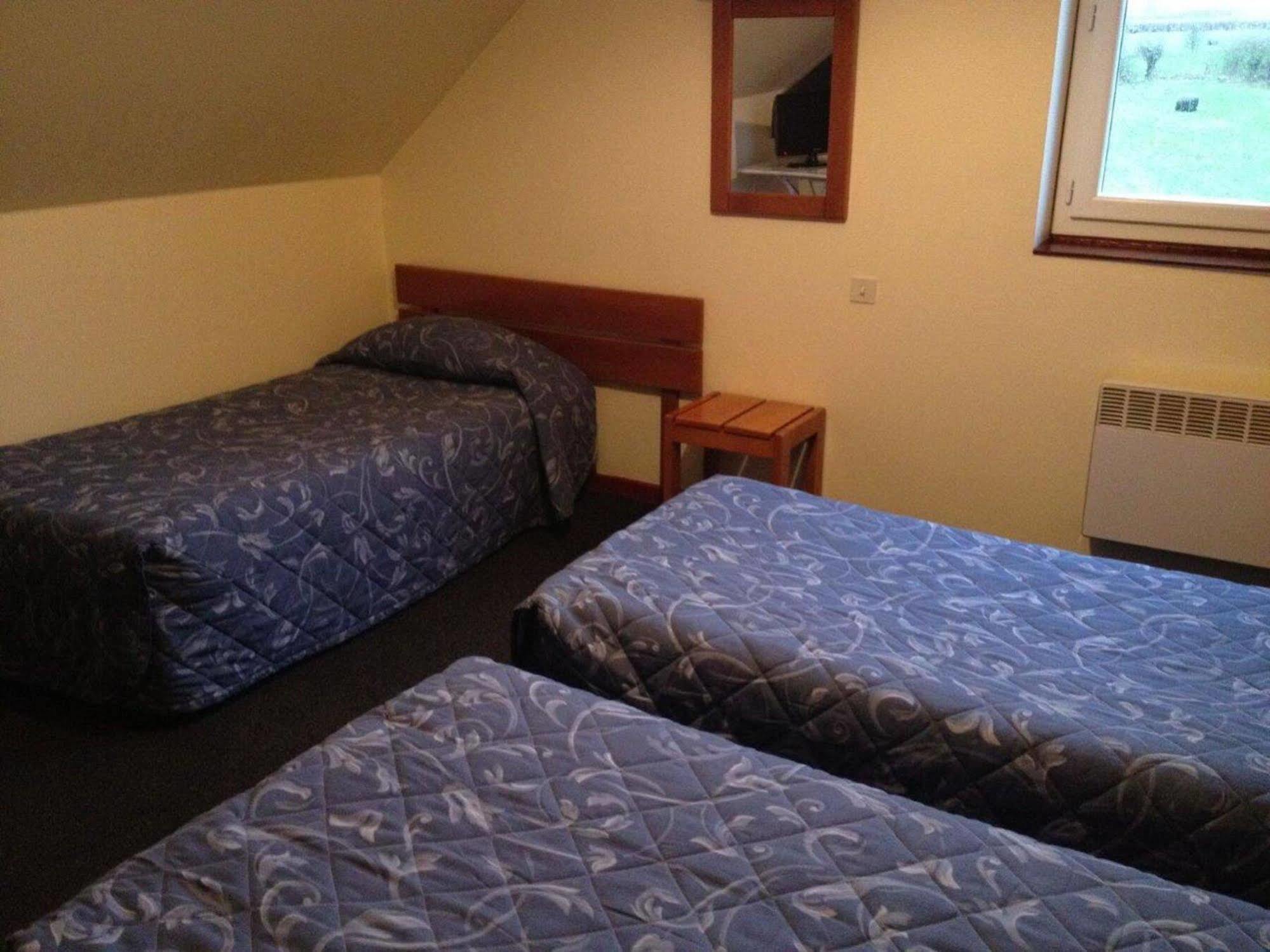 Logis Hotel - Les Paturelles Avesnelles Екстериор снимка