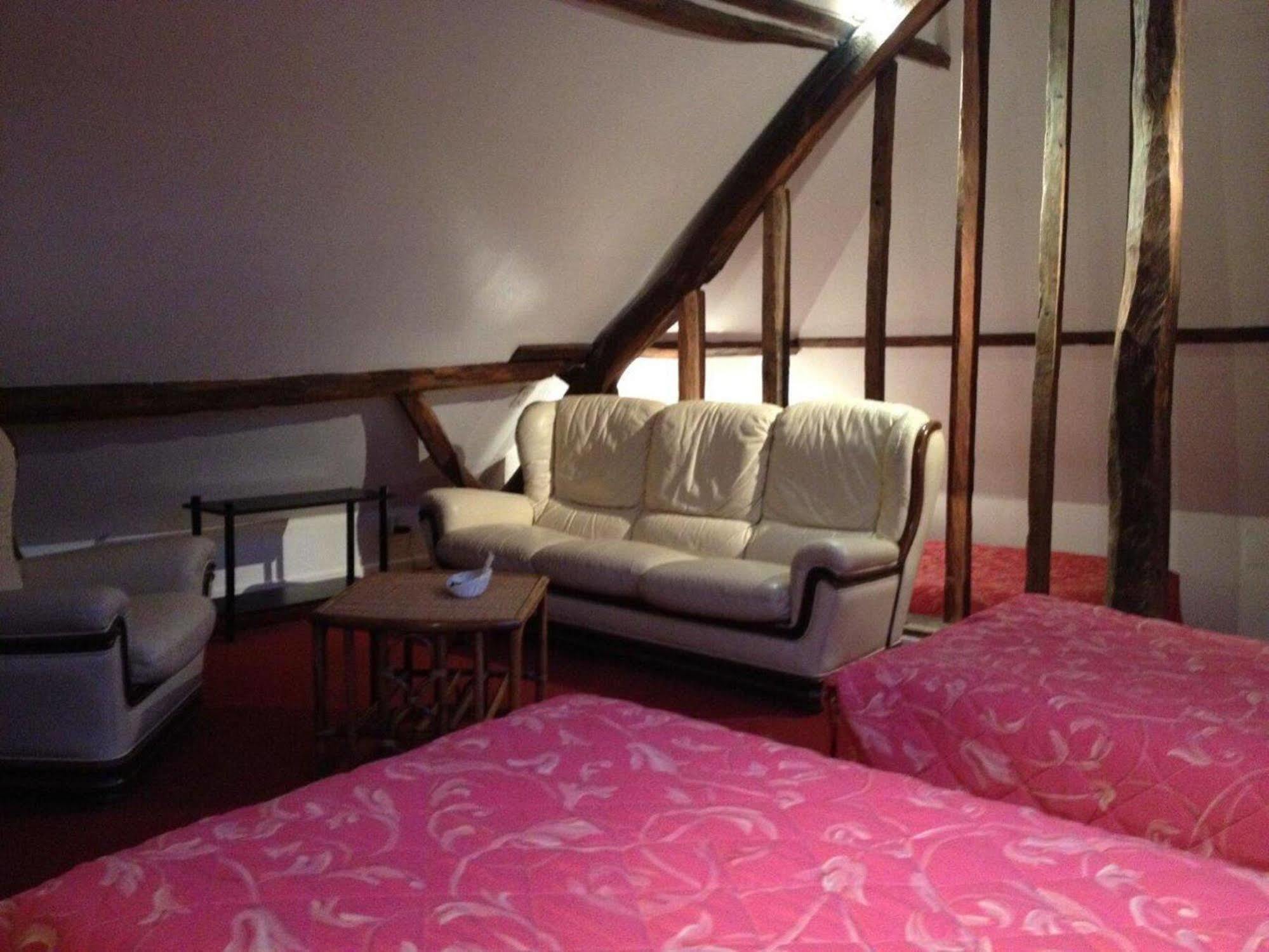 Logis Hotel - Les Paturelles Avesnelles Екстериор снимка