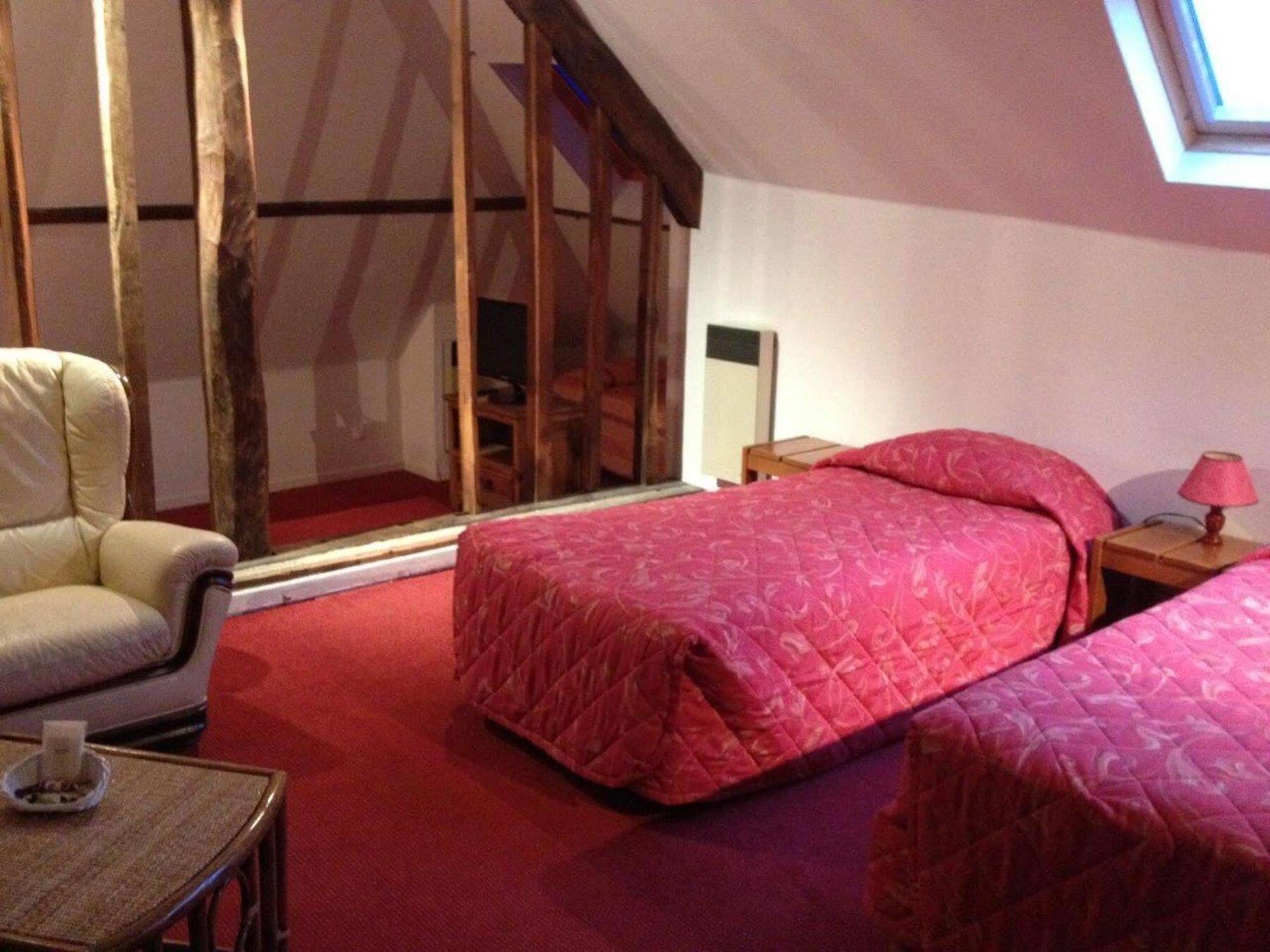 Logis Hotel - Les Paturelles Avesnelles Екстериор снимка